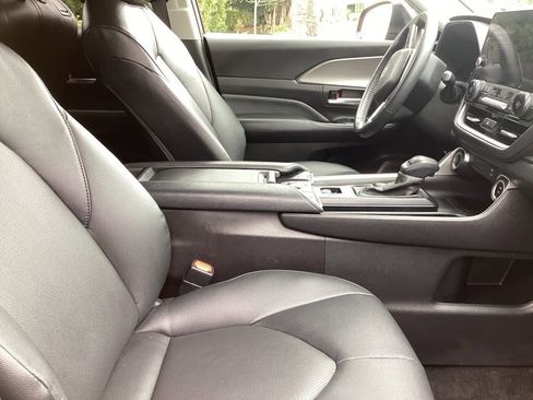 Used 2024 Toyota Grand Highlander AWD image 3