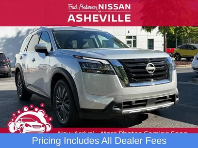 Used 2024 Nissan Pathfinder SL w/ SL Premium Package