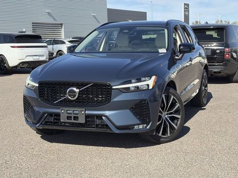 Used 2023 Volvo XC60 B5 Plus w/ Climate Package FWD image 3