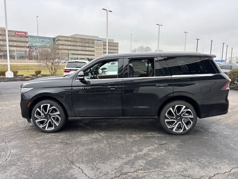 New 2026 Lincoln Navigator Black Label AWD/4WD image 4