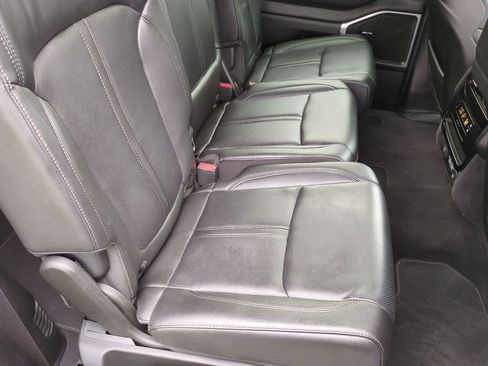 Used 2023 Jeep Wagoneer 2WD image 20