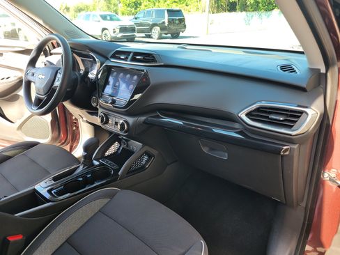 Certified 2023 Chevrolet TrailBlazer LT w/ Convenience Package FWD image 27