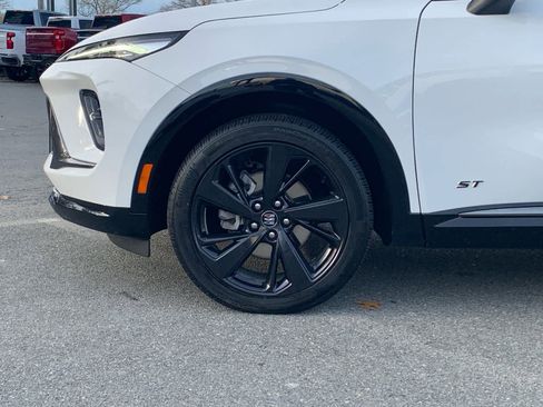 Certified 2025 Buick Envision Sport Touring image 11