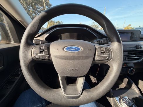 Used 2021 Ford Escape S image 18