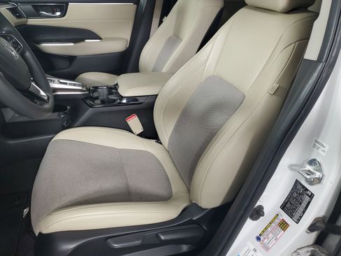 Used 2019 Honda Clarity Base image 12