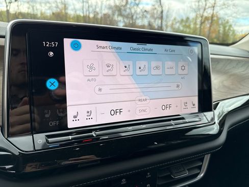 New 2026 Volkswagen Atlas SE image 10