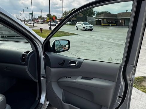 Used 2012 Kia Sedona EX w/ Luxury Pkg FWD image 12