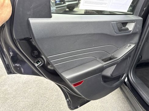 Used 2022 Ford Escape SE w/ Convenience Package image 32