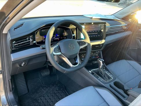 New 2025 Volkswagen Jetta SE image 8