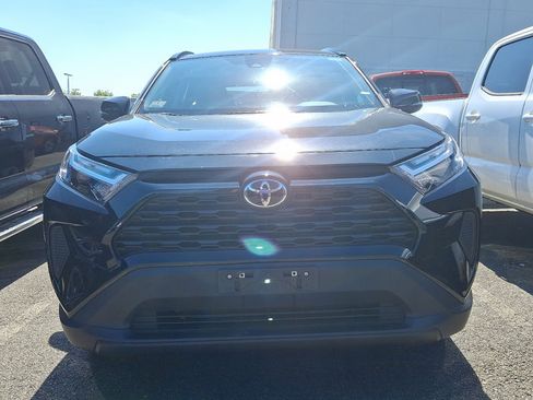 Used 2025 Toyota RAV4 XLE AWD/4WD image 2