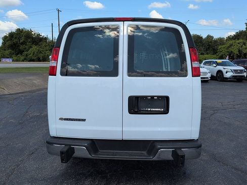 Used 2025 Chevrolet Express 2500 w/ Driver Convenience Package RWD image 6