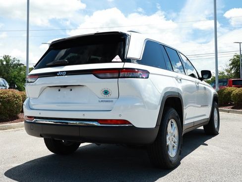 Used 2023 Jeep Grand Cherokee Laredo RWD image 6