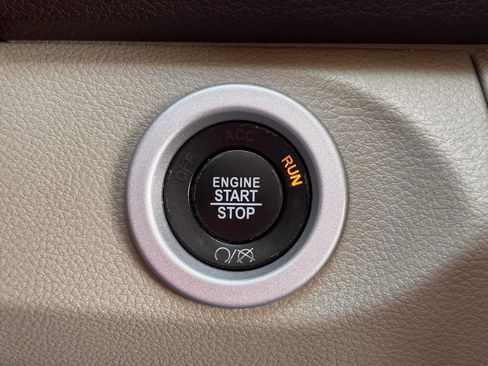 Used 2018 RAM 2500 Laramie w/ Convenience Group image 5