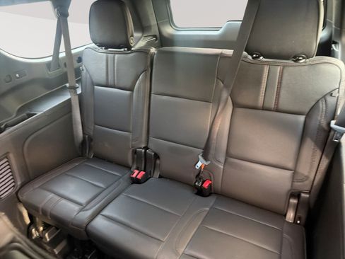 Used 2023 Chevrolet Suburban RST AWD/4WD image 27