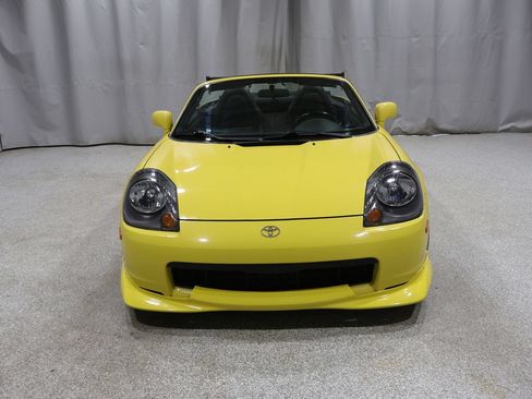 Used 2001 Toyota MR2 RWD image 7