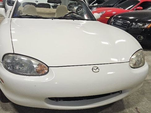 Used 1999 MAZDA MX-5 Miata image 2