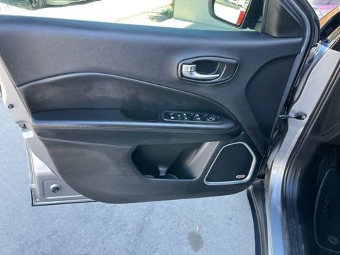 Used 2018 Jeep Compass Latitude w/ Popular Equipment Group image 14