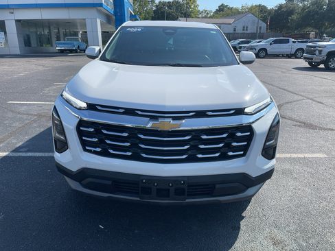 Used 2026 Chevrolet Equinox LT w/ Convenience Package II FWD image 3