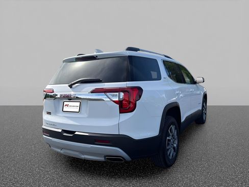 Certified 2023 GMC Acadia SLT FWD image 3