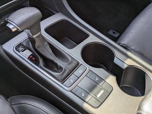 Used 2020 Kia Optima SE image 12