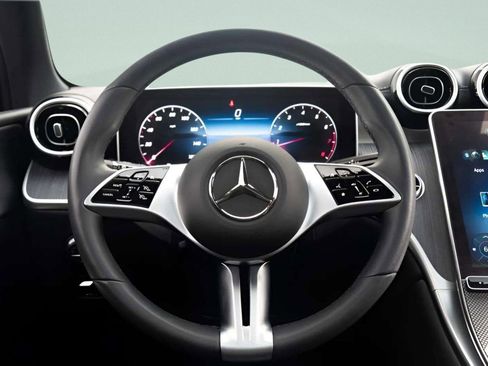 Used 2024 Mercedes-Benz GLC 300 4MATIC image 35