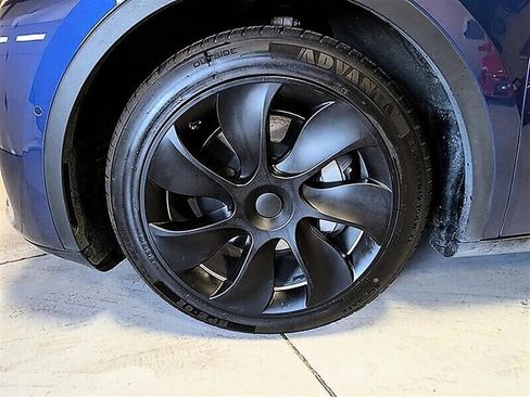 Used 2021 Tesla Model Y Long Range AWD/4WD image 15