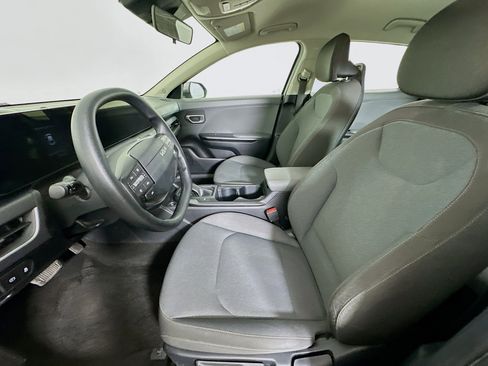 Used 2025 Kia K4 FWD image 13