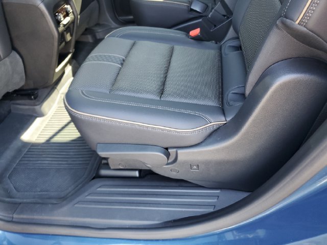 Used 2025 Chevrolet Traverse High Country FWD image 17