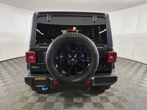 Used 2023 Jeep Wrangler Unlimited Sahara AWD/4WD image 3
