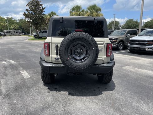 New 2025 Ford Bronco Badlands image 6