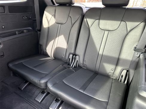 Used 2022 Kia Sorento EX w/ Panoramic Sunroof Package image 19