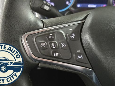 Used 2024 Chevrolet Equinox Premier image 11