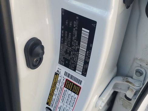 Used 2021 Toyota Highlander XLE image 50