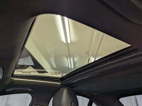 Used 2018 Mercedes-Benz C 300 Sedan image 13