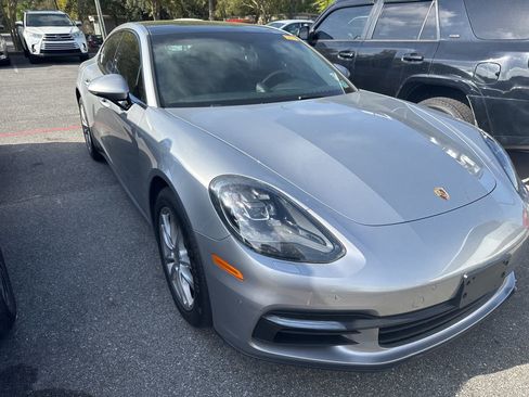 Used 2017 Porsche Panamera 4S image 3