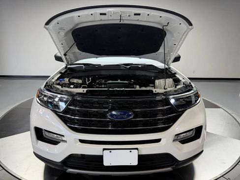 Used 2022 Ford Explorer XLT w/ Equipment Group 202A RWD image 10