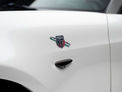 Used 2019 FIAT 124 Spider Abarth w/ Convenience Group RWD image 25