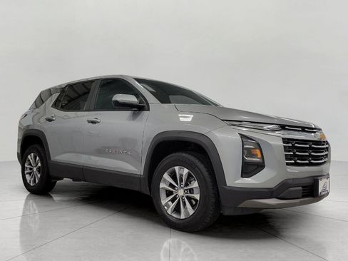 Used 2025 Chevrolet Equinox LT AWD/4WD image 1