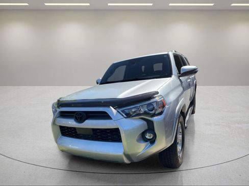 Used 2021 Toyota 4Runner SR5 Premium w/ Moonroof Package RWD image 4