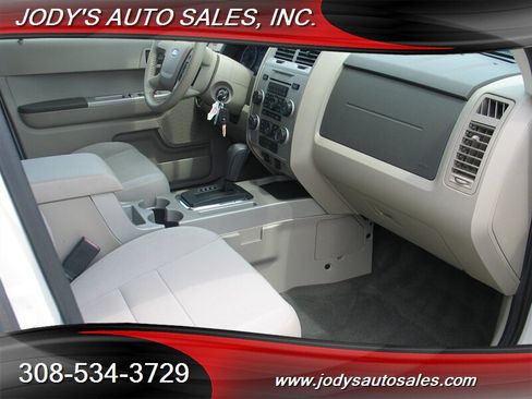 Used 2012 Ford Escape XLT AWD/4WD image 22