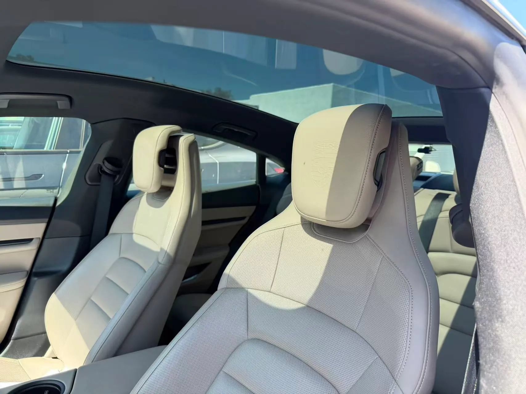 Used 2021 Porsche Taycan RWD image 3