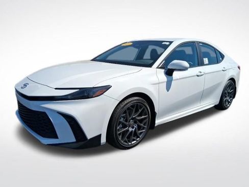 New 2026 Toyota Camry SE FWD image 2