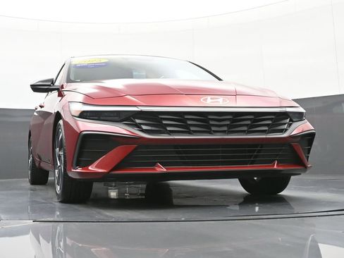 Certified 2025 Hyundai Elantra Sport image 44