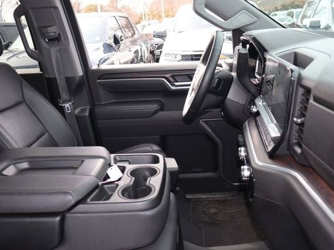 Used 2025 GMC Sierra 1500 SLT image 23