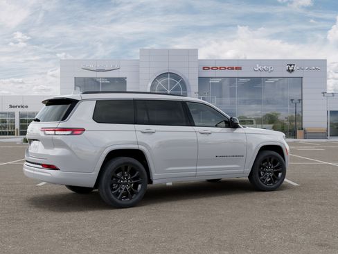 New 2026 Jeep Grand Cherokee L Limited AWD/4WD image 31