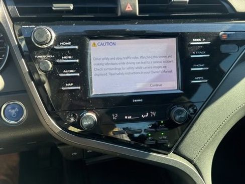 Used 2020 Toyota Camry LE image 7