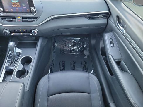 Certified 2022 Nissan Altima 2.5 SV image 12