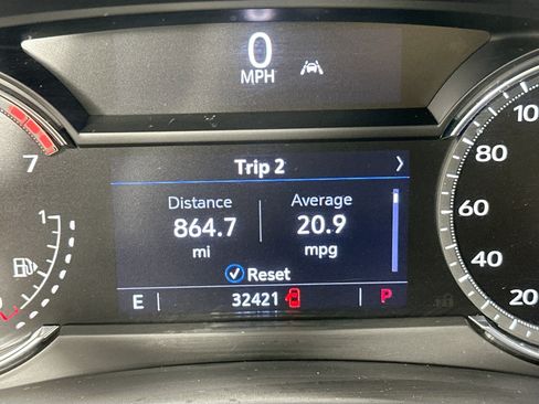 Used 2021 Cadillac XT4 Premium Luxury w/ Driver Awareness Package FWD image 12