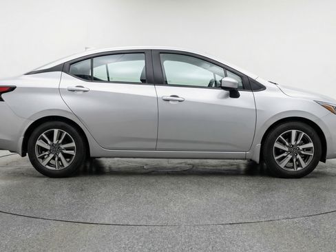 Used 2025 Nissan Versa SV FWD image 11