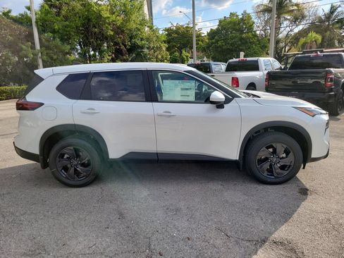 New 2026 Nissan Rogue SV FWD image 8